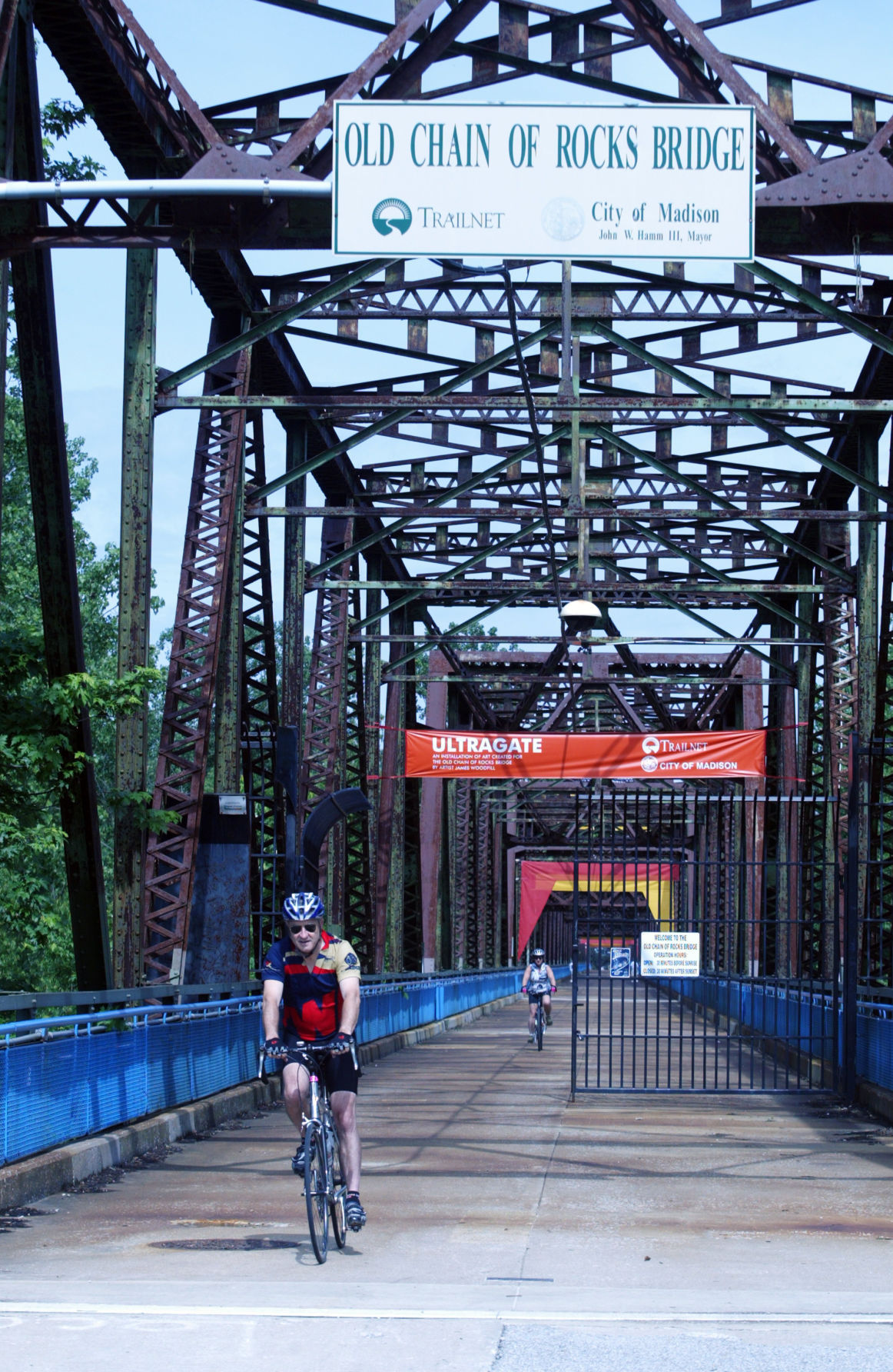 Chain of Rocks Bridge